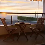 Hygge Living Beachfront Apartment *