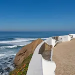 Hygge Living Beachfront Apartment *